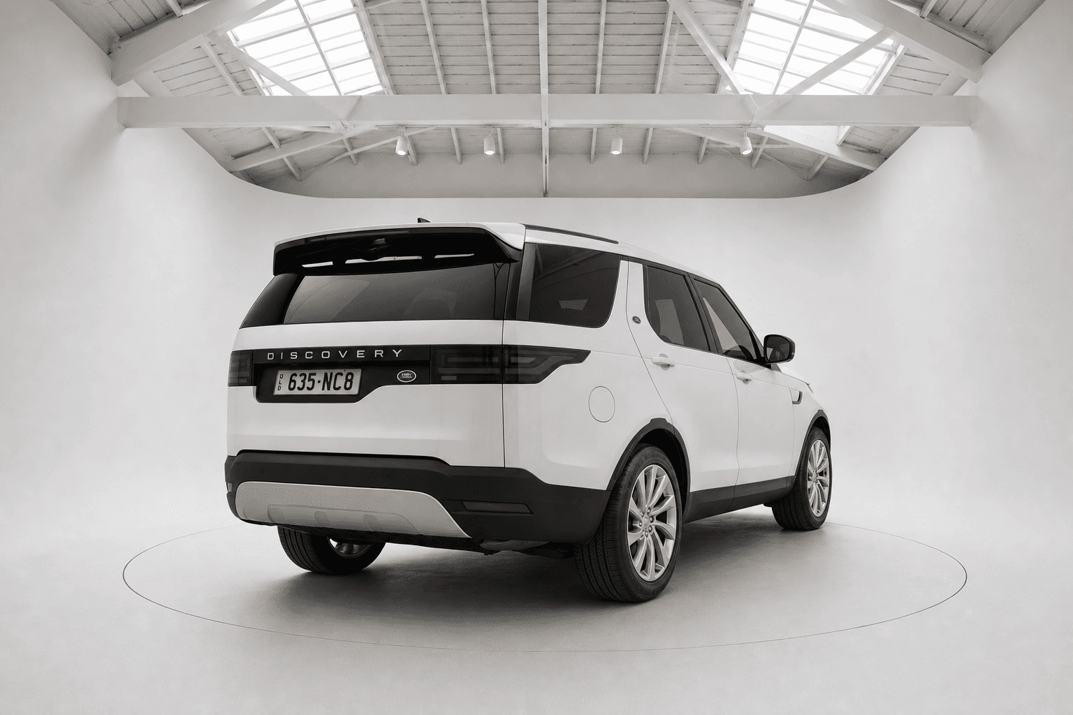 Land Rover Discovery · Rear three-quarter
